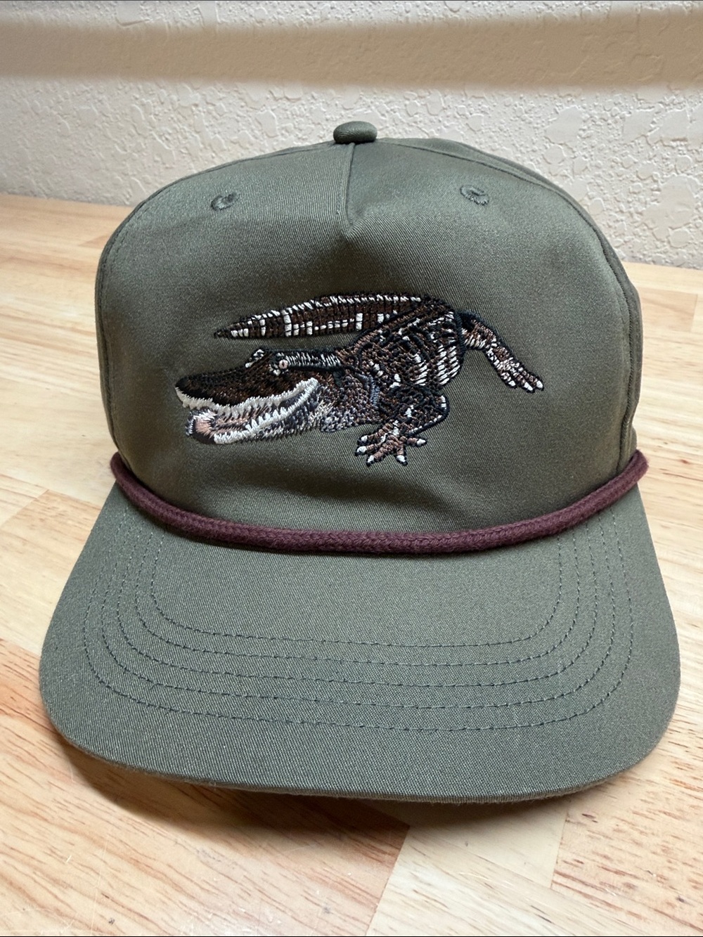 Duck Camp Like New Olive Green Snapback Cap with Alligator Embroidery
